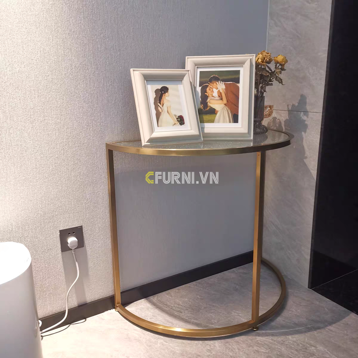 Bàn tab CFOUD